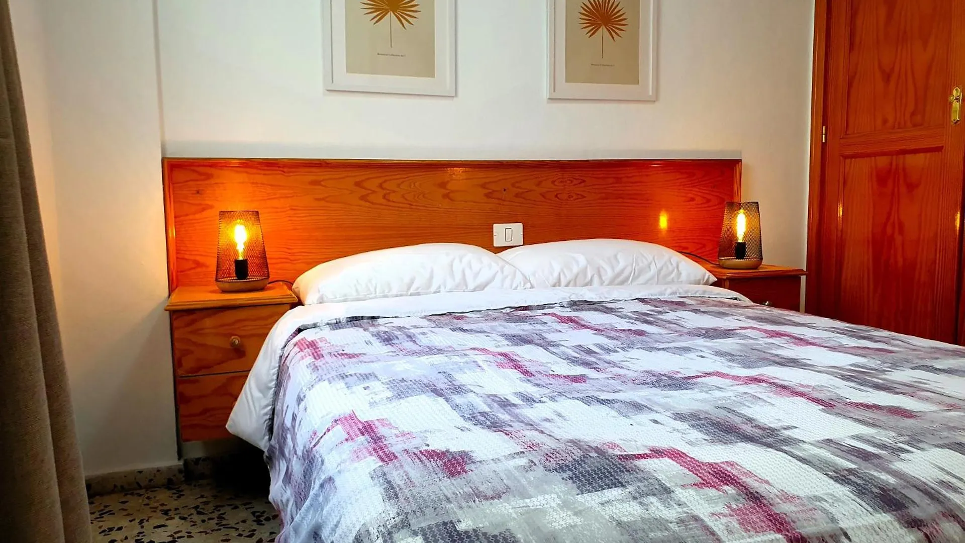 Seaside Whale Apartments Wifi 1D Лос-Абригос