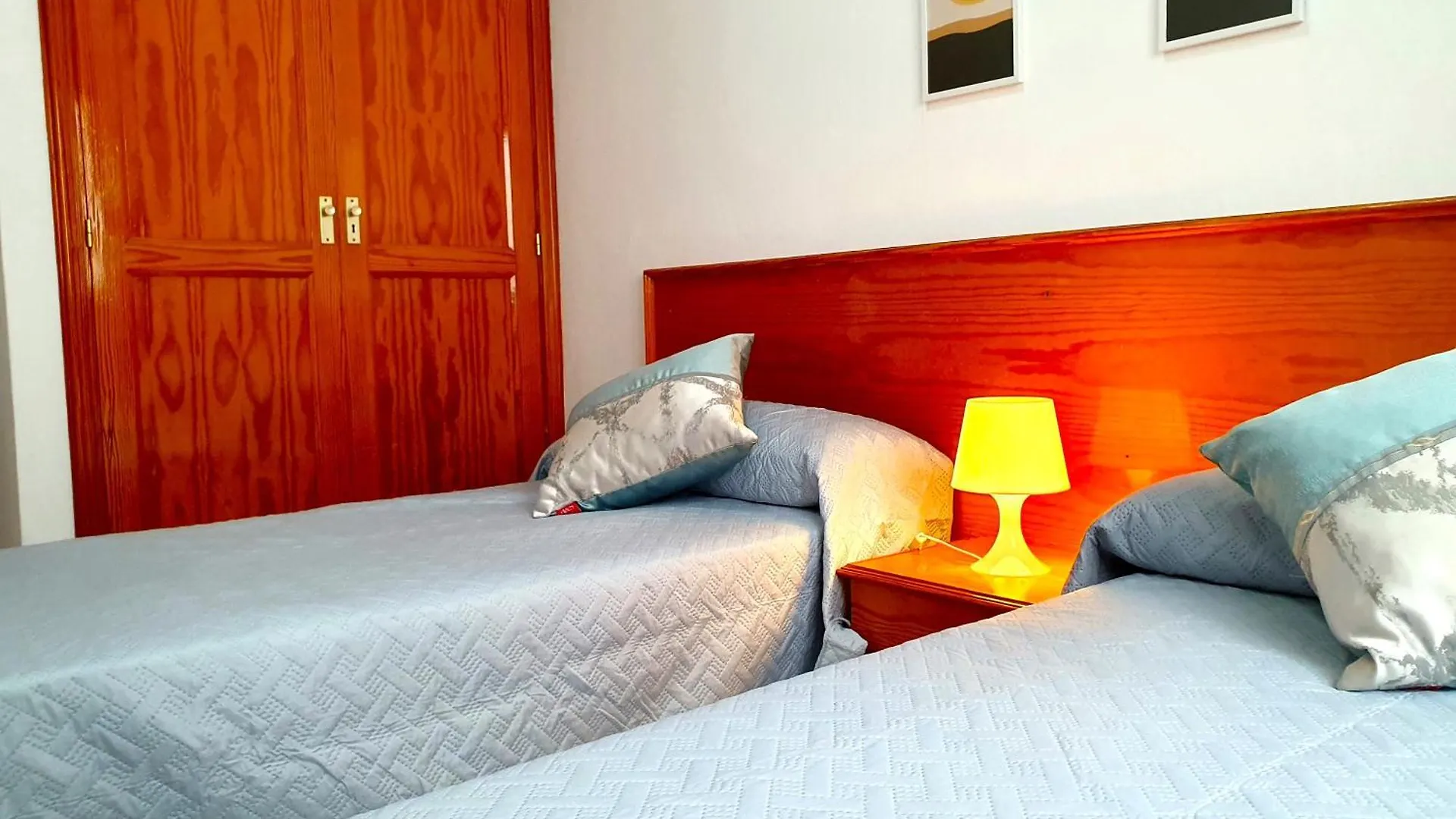 Seaside Whale Apartments Wifi 1D Лос-Абригос 0*,